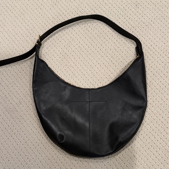 Madewell Essentials Curve Black Leather Shoulder Bag - Picture 4 of 7